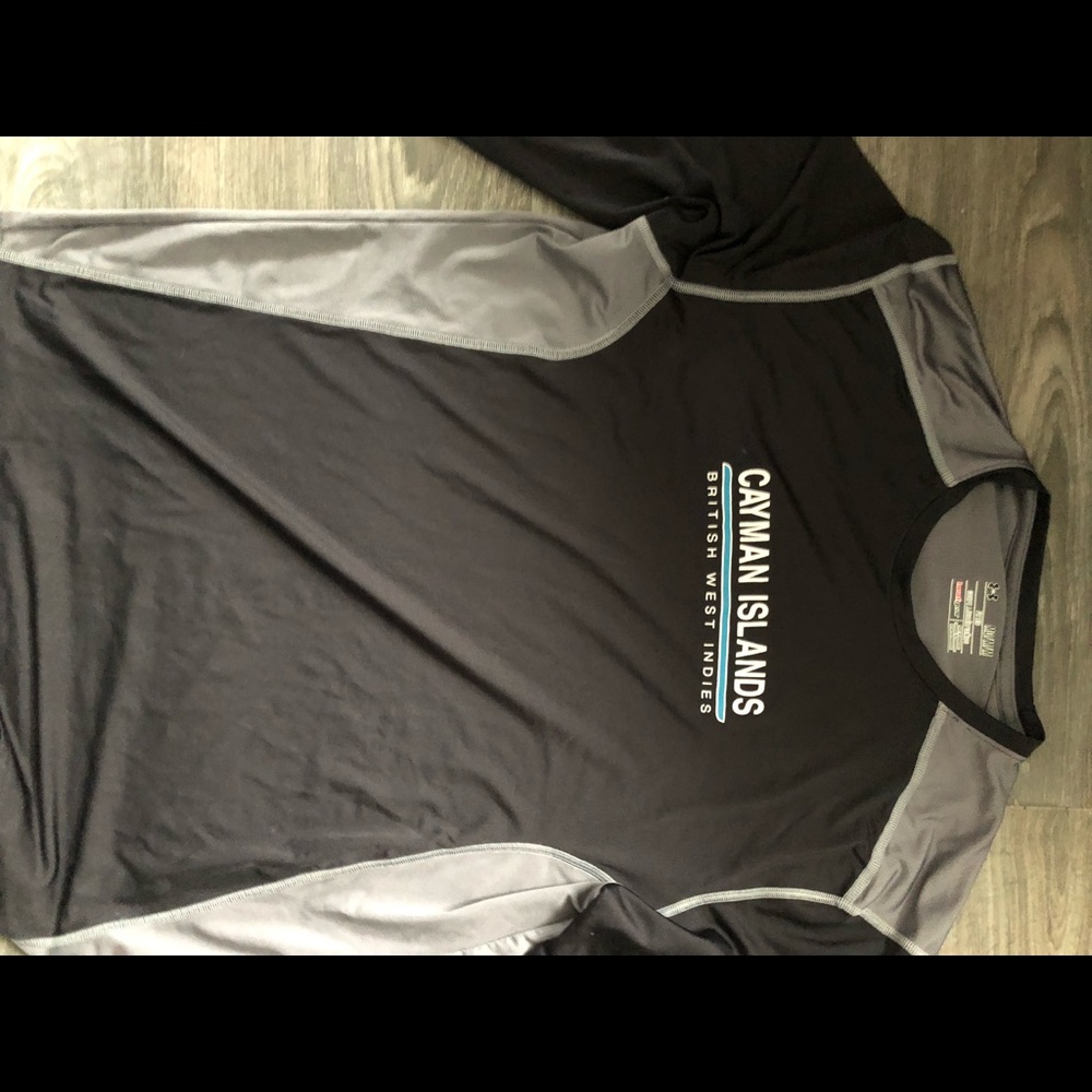 Under armour dri fit long sleeve. Cayman Islands!